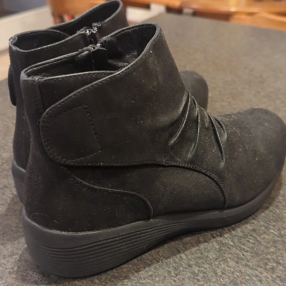 Skechers Ankle Boots - Picture 2 of 12